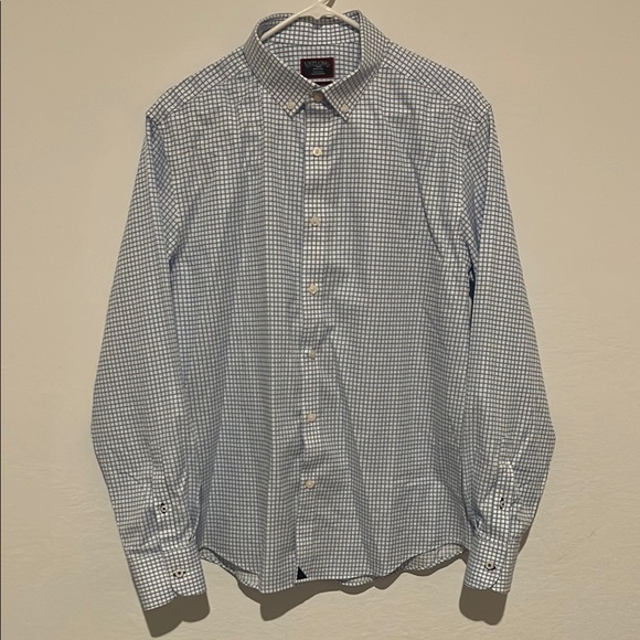UNTUCKit Other - UNTUCKit button down shirt